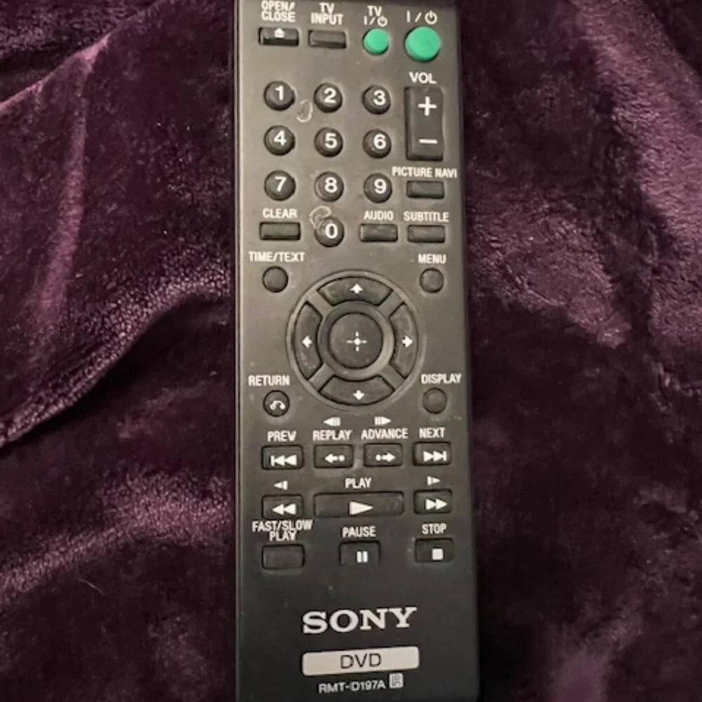 Sony progressive scan DVD/CD player DVP-SR210P Movie Night (popcorn not included